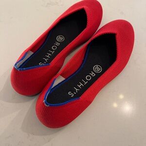Red Rothy’s flats